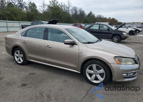 2015 Volkswagen Passat S из США, поврежденный, VIN 1VWAT7A35FC110544